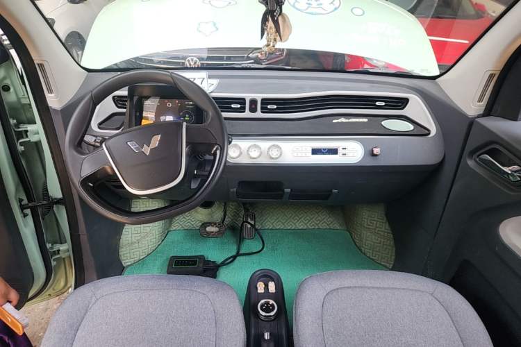 Used Wuling Hongguang MINIEV 2022 Macaron Premium Model – Lithium Ternary Battery Center Console