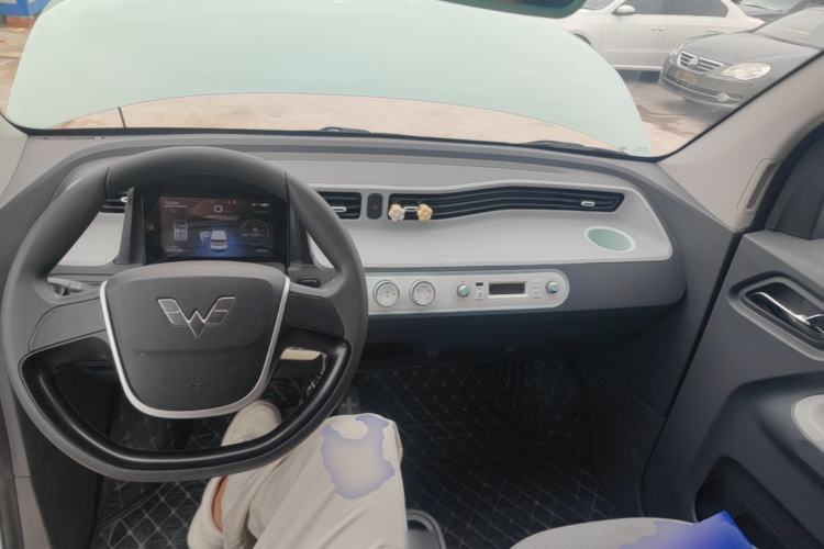 Used Wuling Hongguang MINIEV 2022 Macaron Premium Model – Lithium Iron Phosphate Center Console