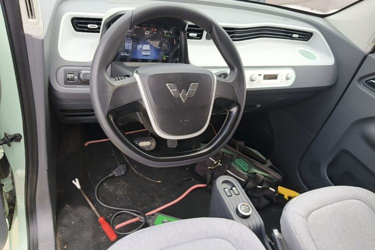 Used Wuling Hongguang MINIEV 2022 Macaron Premium Model – Lithium Iron Phosphate Center Console