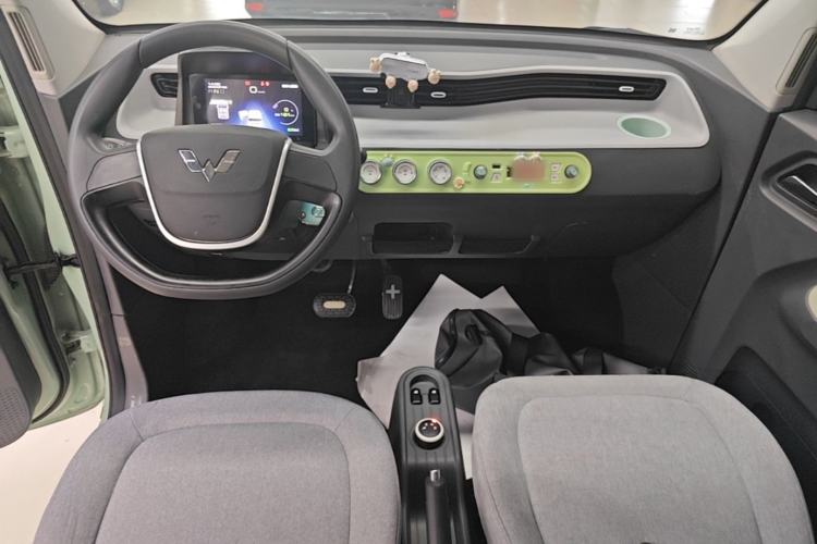Used Wuling Hongguang MINIEV 2022 Macaron Premium Model – Lithium Iron Phosphate Center Console
