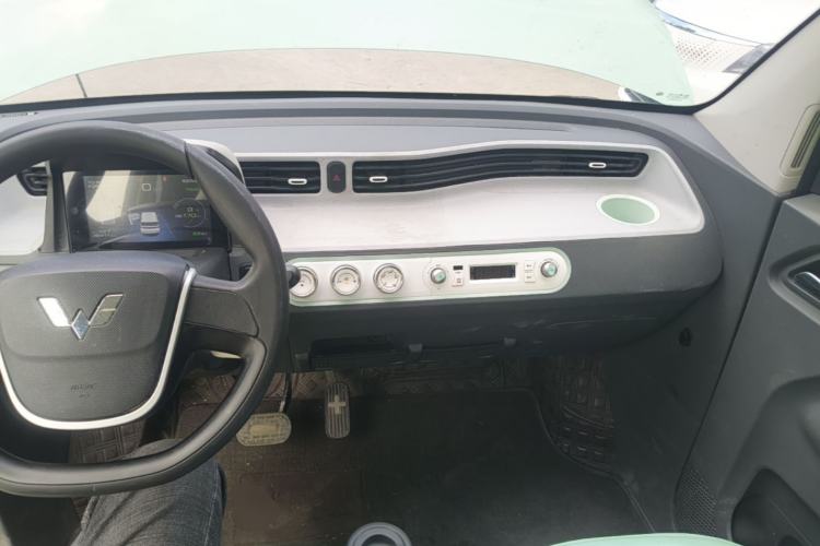 Used Wuling Hongguang MINIEV 2022 Macaron Premium Model – Lithium Iron Phosphate Center Console