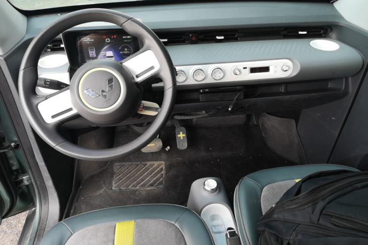 Used Wuling Hongguang MINIEV 2022 GAMEBOY 300km Enthusiast Model with Lithium Iron Phosphate Center Console