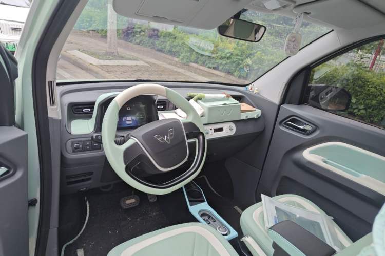 Used Wuling Hongguang MINIEV 2022 Enjoy Edition Lithium-Ion Battery Center Console