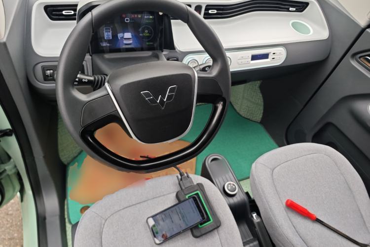 Used Wuling Hongguang MINIEV 2022 Macaron Premium Model – Lithium Iron Phosphate Center Console