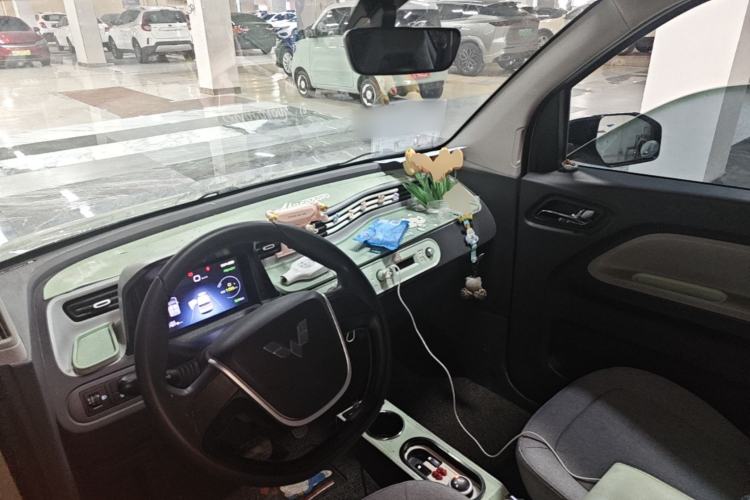 Used Wuling Hongguang MINIEV 2022 Macaron Premium Model – Lithium Iron Phosphate Center Console