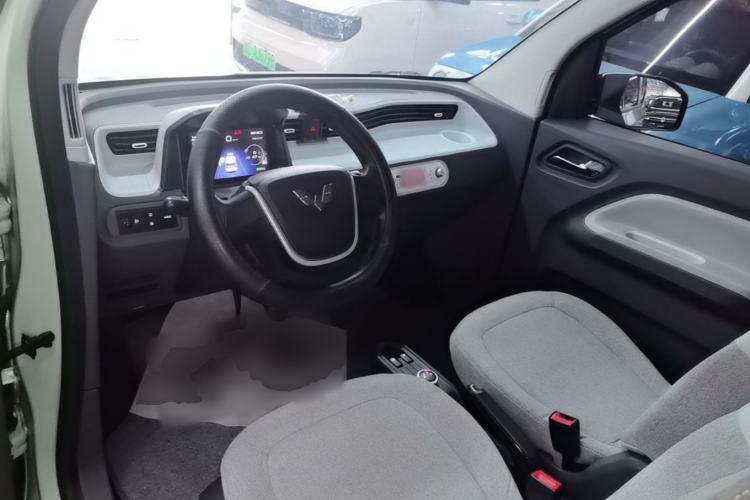 Used Wuling Hongguang MINIEV 2022 Macaron Premium Model – Lithium Iron Phosphate Center Console