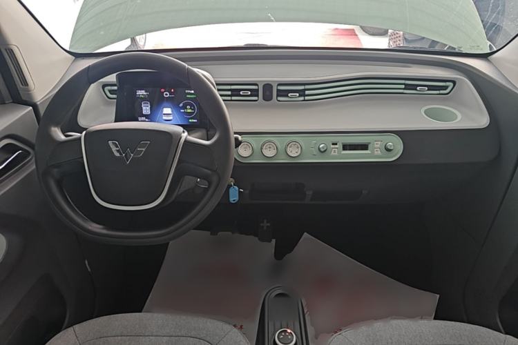 Used Wuling Hongguang MINIEV 2022 Macaron Premium Model – Lithium Iron Phosphate Center Console