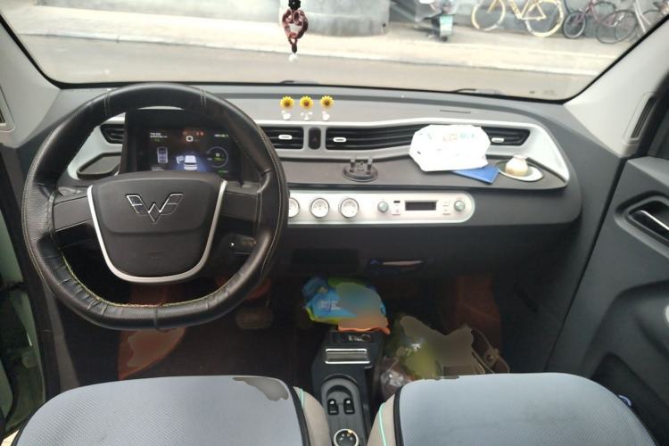 Used Wuling Hongguang MINIEV 2022 Macaron Premium Model – Lithium Ternary Battery Center Console