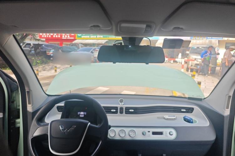 Used Wuling Hongguang MINIEV 2022 Macaron Premium Model – Lithium Iron Phosphate Center Console