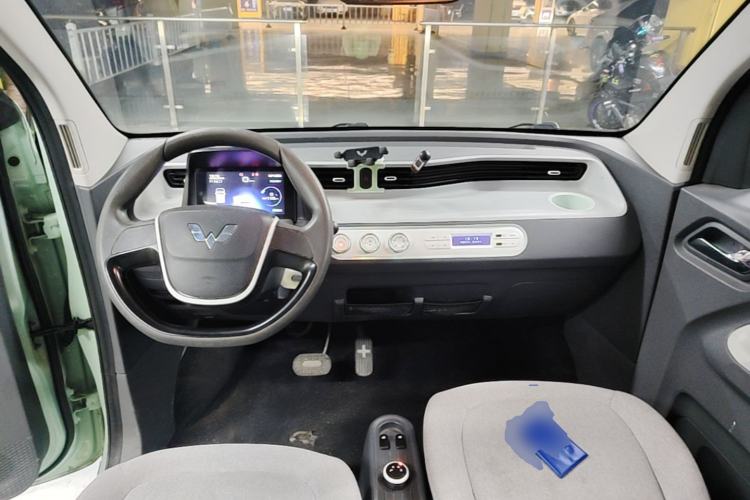 Used Wuling Hongguang MINIEV 2022 Macaron Premium Model – Lithium Iron Phosphate Center Console