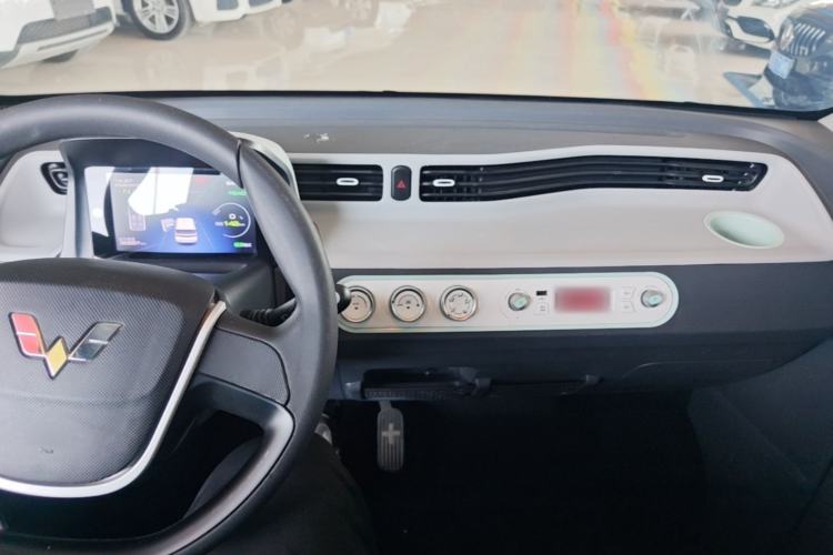 Used Wuling Hongguang MINIEV 2022 Macaron Premium Model – Lithium Iron Phosphate Center Console