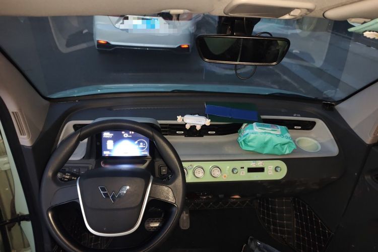 Used Wuling Hongguang MINIEV 2022 Macaron Premium Model – Lithium Iron Phosphate Center Console