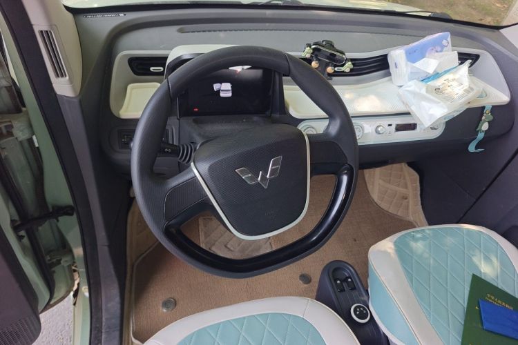 Used Wuling Hongguang MINIEV 2022 Macaron Premium Model – Lithium Iron Phosphate Center Console