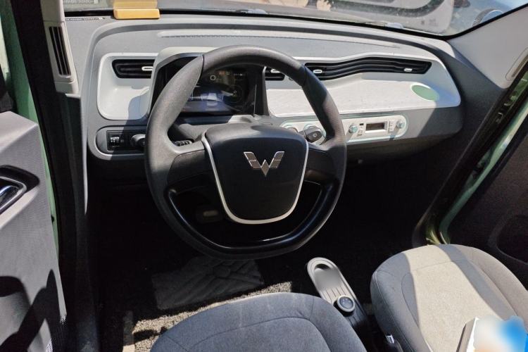 Used Wuling Hongguang MINIEV 2022 Macaron Premium Model – Lithium Iron Phosphate Center Console
