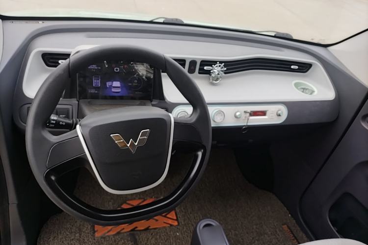 Used Wuling Hongguang MINIEV 2022 Macaron Fashion Edition Lithium-Nickel-Cobalt-Alpha-oxide Center Console