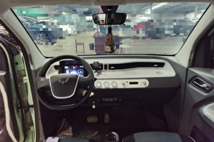 Used Wuling Hongguang MINIEV 2022 Macaron Premium Model – Lithium Iron Phosphate Center Console
