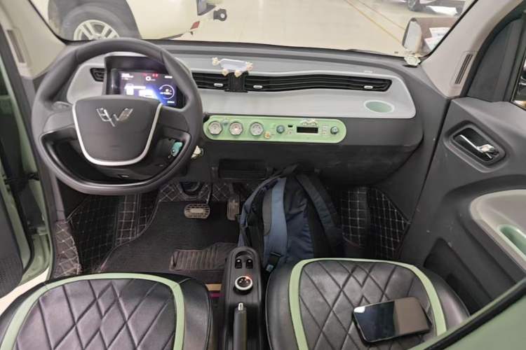 Used Wuling Hongguang MINIEV 2022 Macaron Premium Model – Lithium Iron Phosphate Center Console