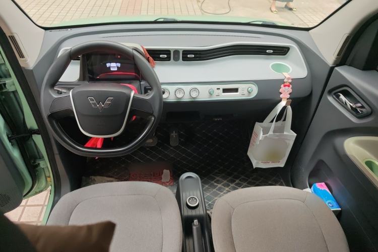 Used Wuling Hongguang MINIEV 2022 Macaron Premium Model – Lithium Iron Phosphate Center Console