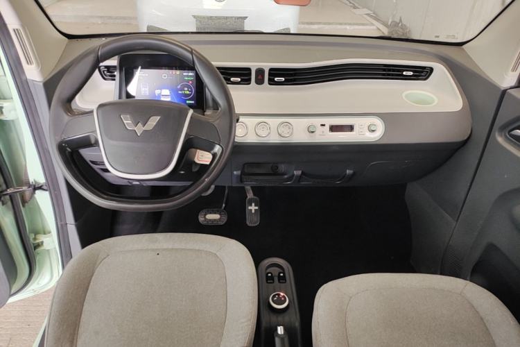 Used Wuling Hongguang MINIEV 2022 Macaron Premium Model – Lithium Ternary Battery Center Console