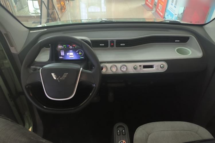 Used Wuling Hongguang MINIEV 2022 Macaron Premium Model – Lithium Iron Phosphate Center Console