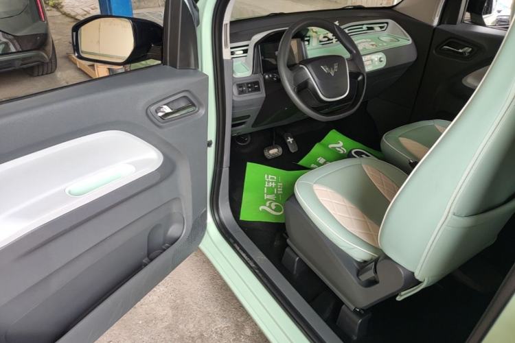 Used Wuling Hongguang MINIEV 2022 Macaron Premium Model – Lithium Iron Phosphate Driver Seat