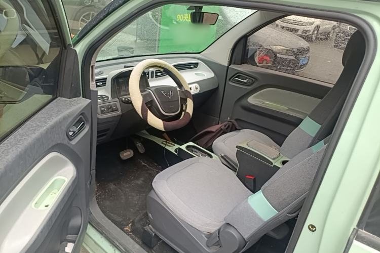 Used Wuling Hongguang MINIEV 2022 Macaron Fashion Model Lithium Iron Phosphate Driver Seat