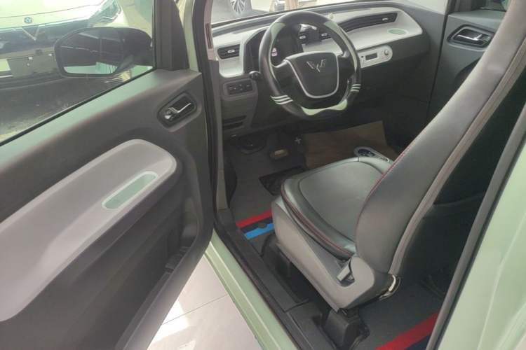 Used Wuling Hongguang MINIEV 2022 Macaron Premium Model – Lithium Iron Phosphate Driver Seat