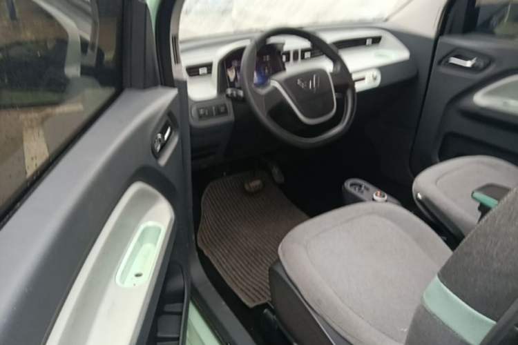 Used Wuling Hongguang MINIEV 2022 Macaron Premium Model – Lithium Iron Phosphate Driver Seat