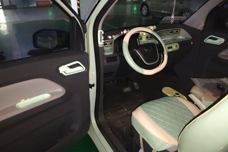Used Wuling Hongguang MINIEV 2022 Macaron Fashion Edition Lithium-Nickel-Cobalt-Alpha-oxide Driver Seat