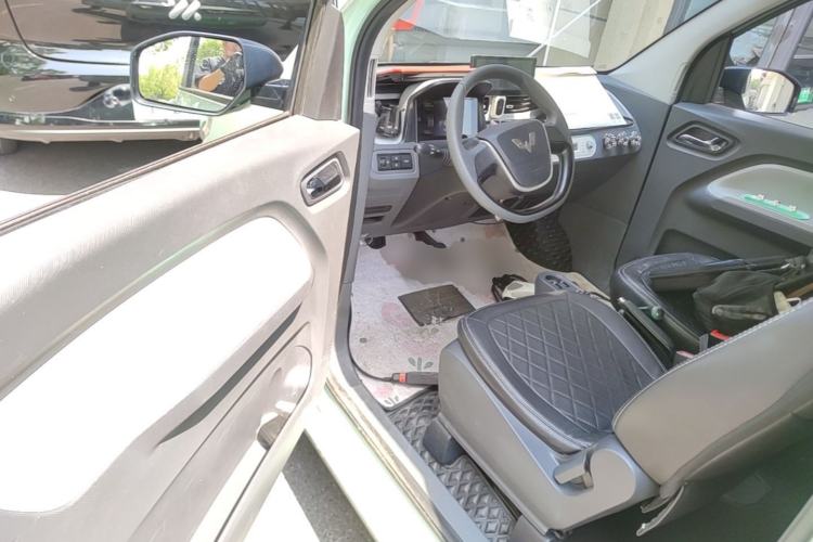 Used Wuling Hongguang MINIEV 2022 Macaron Premium Model – Lithium Iron Phosphate Driver Seat