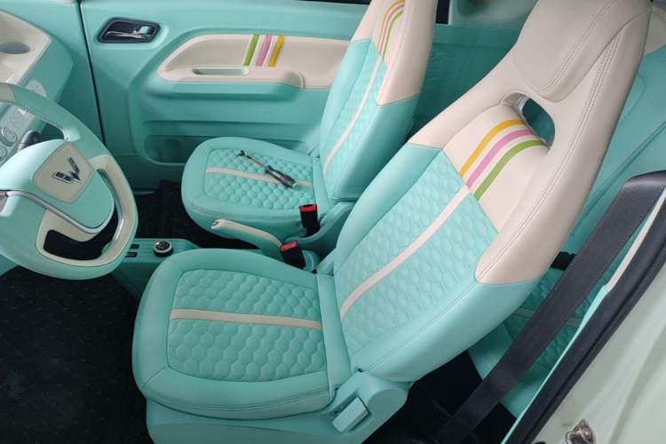 Used Wuling Hongguang MINIEV 2022 Macaron Premium Model – Lithium Iron Phosphate Driver Seat