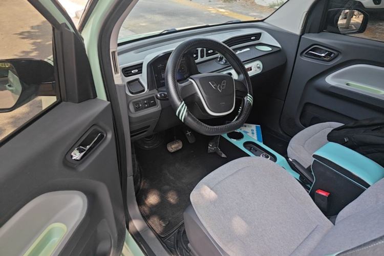 Used Wuling Hongguang MINIEV 2022 Macaron Premium Model – Lithium Iron Phosphate Driver Seat