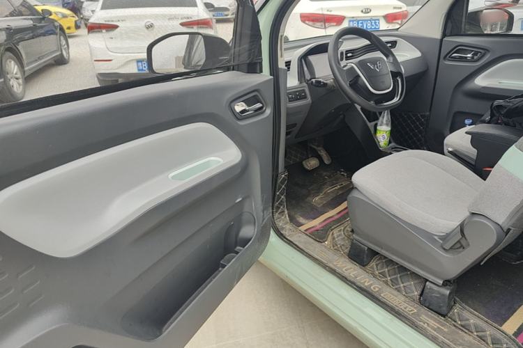 Used Wuling Hongguang MINIEV 2022 Macaron Premium Model – Lithium Iron Phosphate Driver Seat
