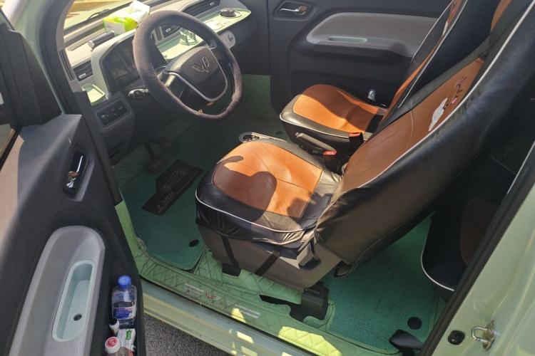 Used Wuling Hongguang MINIEV 2022 Macaron Premium Model – Lithium Iron Phosphate Driver Seat