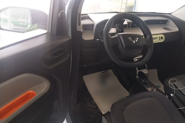 Used Wuling Hongguang MINIEV 2022 Macaron Fashion Model Lithium Iron Phosphate Driver Seat