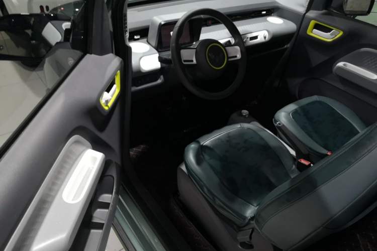 Used Wuling Hongguang MINIEV 2022 GAMEBOY 300km Enthusiast Model with Lithium Iron Phosphate Driver Seat
