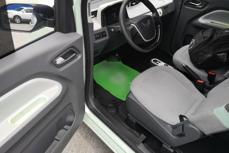Used Wuling Hongguang MINIEV 2022 Macaron Premium Model – Lithium Iron Phosphate Driver Seat