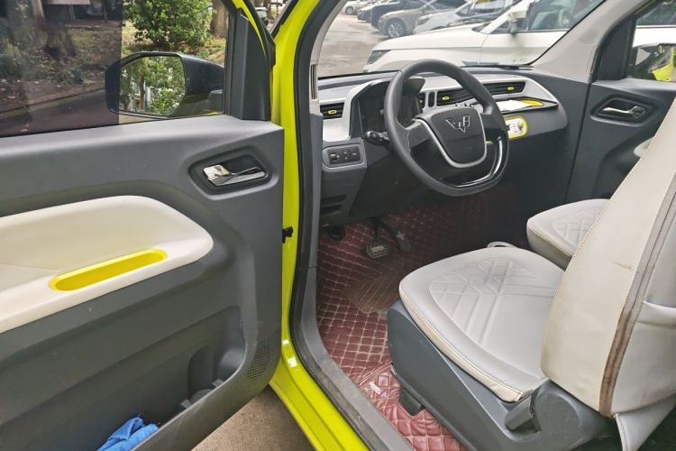 Used Wuling Hongguang MINIEV 2022 Macaron Premium Model – Lithium Iron Phosphate Driver Seat