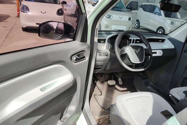 Used Wuling Hongguang MINIEV 2022 Macaron Premium Model – Lithium Iron Phosphate Driver Seat