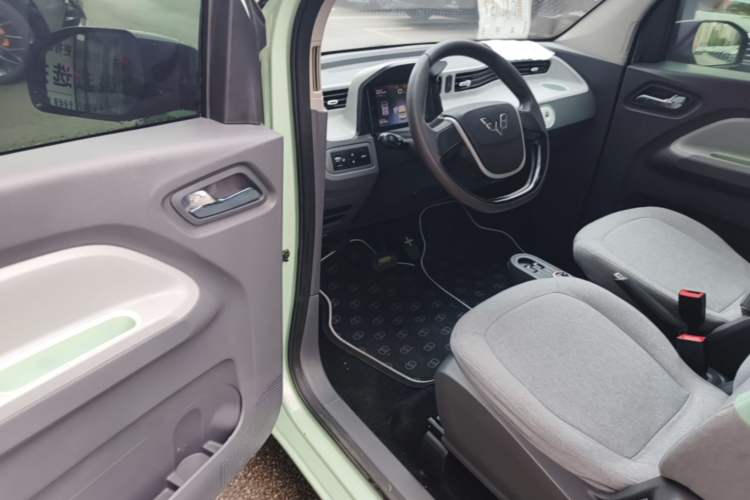 Used Wuling Hongguang MINIEV 2022 Macaron Premium Model – Lithium Ternary Battery Driver Seat