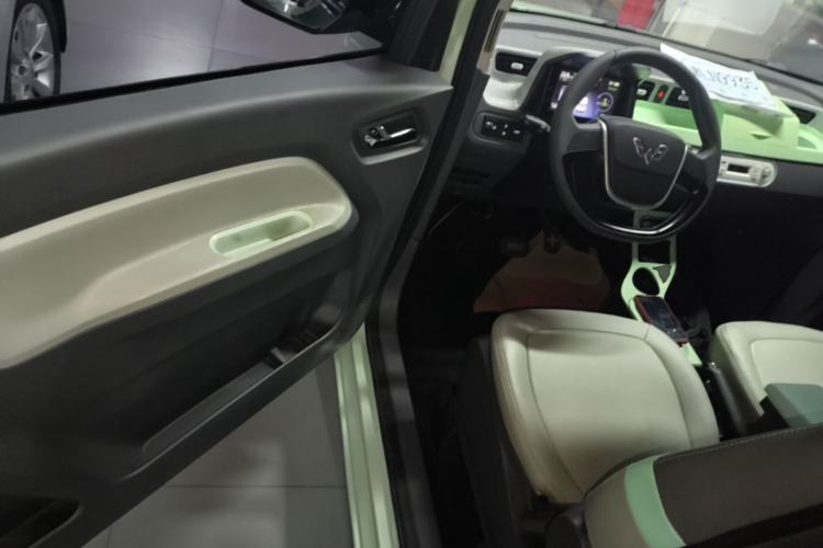Used Wuling Hongguang MINIEV 2022 Macaron Premium Model – Lithium Iron Phosphate Driver Seat