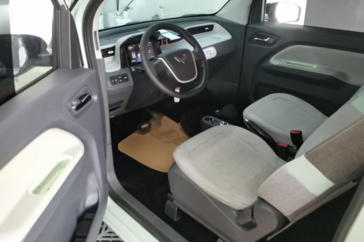 Used Wuling Hongguang MINIEV 2022 Macaron Premium Model – Lithium Iron Phosphate Driver Seat