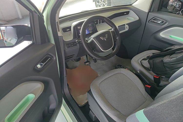 Used Wuling Hongguang MINIEV 2022 Macaron Premium Model – Lithium Iron Phosphate Driver Seat