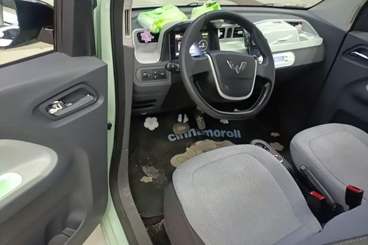 Used Wuling Hongguang MINIEV 2022 Macaron Premium Model – Lithium Ternary Battery Driver Seat
