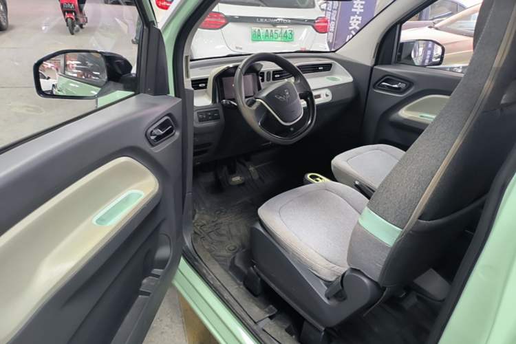 Used Wuling Hongguang MINIEV 2022 Macaron Fashion Model Lithium Iron Phosphate Driver Seat