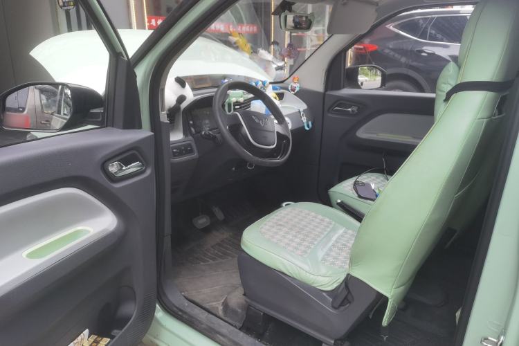 Used Wuling Hongguang MINIEV 2022 Macaron Premium Model – Lithium Iron Phosphate Driver Seat