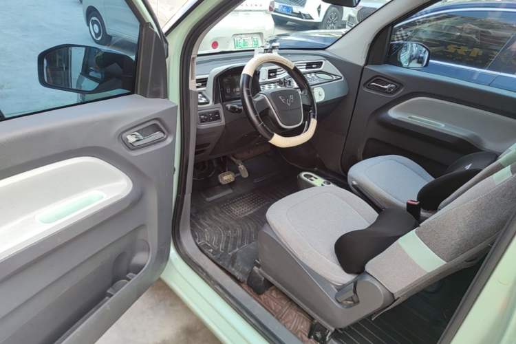 Used Wuling Hongguang MINIEV 2022 Macaron Premium Model – Lithium Iron Phosphate Driver Seat