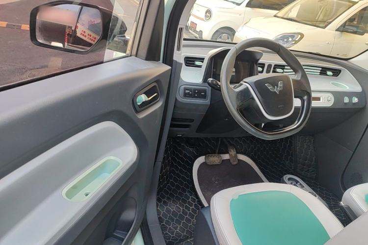 Used Wuling Hongguang MINIEV 2022 Macaron Fashion Model Lithium Iron Phosphate Driver Seat
