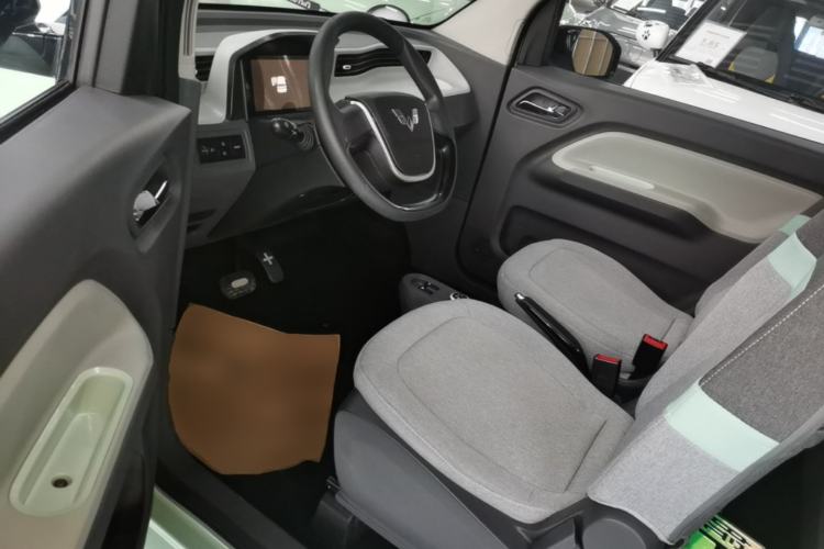 Used Wuling Hongguang MINIEV 2022 Macaron Premium Model – Lithium Iron Phosphate Driver Seat