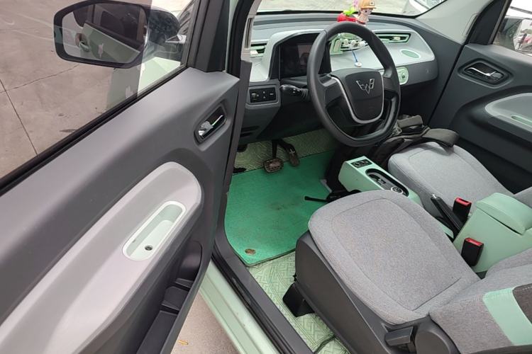 Used Wuling Hongguang MINIEV 2022 Macaron Premium Model – Lithium Iron Phosphate Driver Seat